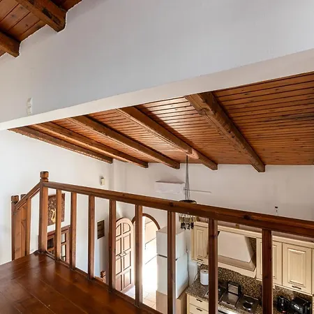 Villa Elia Woodstone
