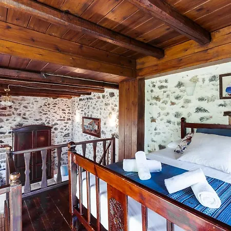 Elia Woodstone Villa